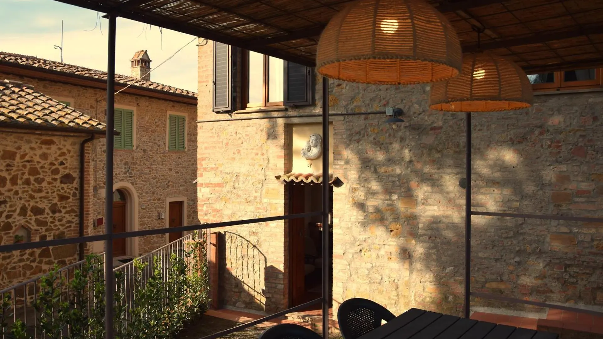 Agriturismo Le Case Di San Vivaldo 蒙塔约内